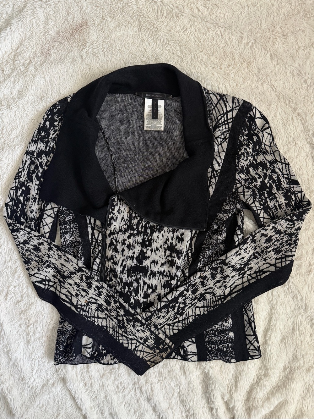 BCBGMAXAZRIA Patterned Open-Collar Motor style Cardigan
